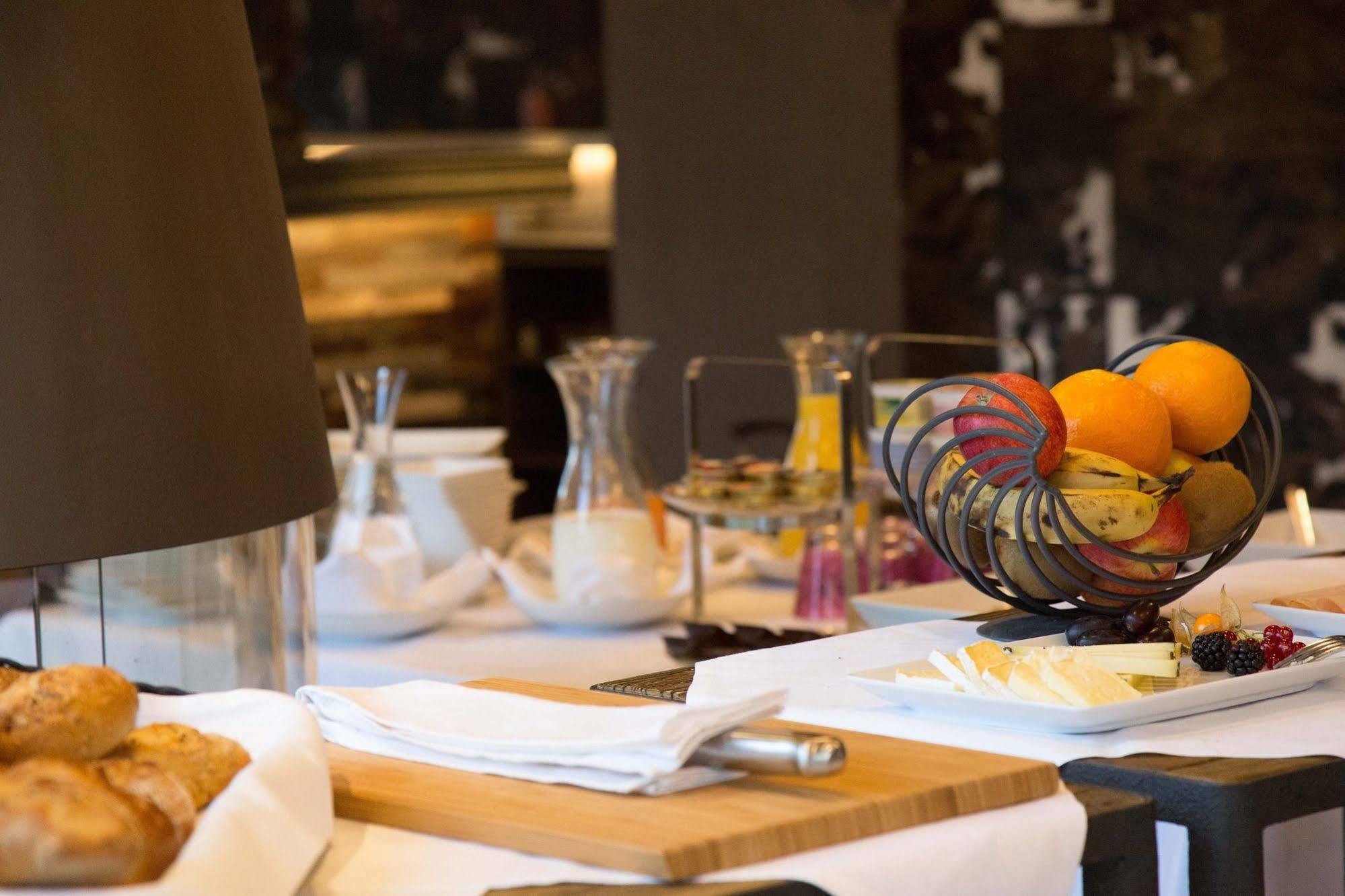 Glashaus Hotel Menziken Екстер'єр фото